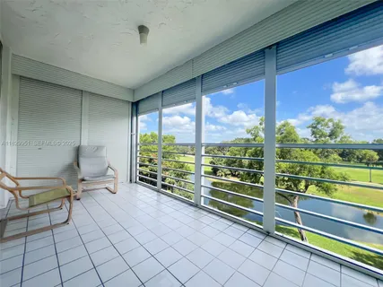 $259,900 | 4015 West Palm Aire Drive, Unit 506, Pompano Beach, FL 33069