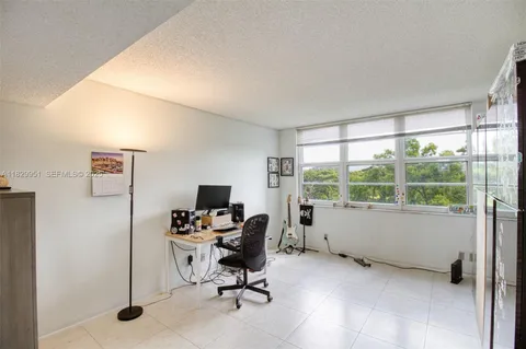 $259,900 | 4015 West Palm Aire Drive, Unit 506, Pompano Beach, FL 33069