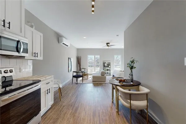 $1,300 | 101 West 33rd Street, Unit 204, Bryan, TX 77803