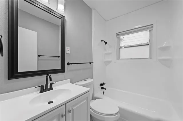 $199,000 | 6042 Park Avenue, Kansas City, MO 64130