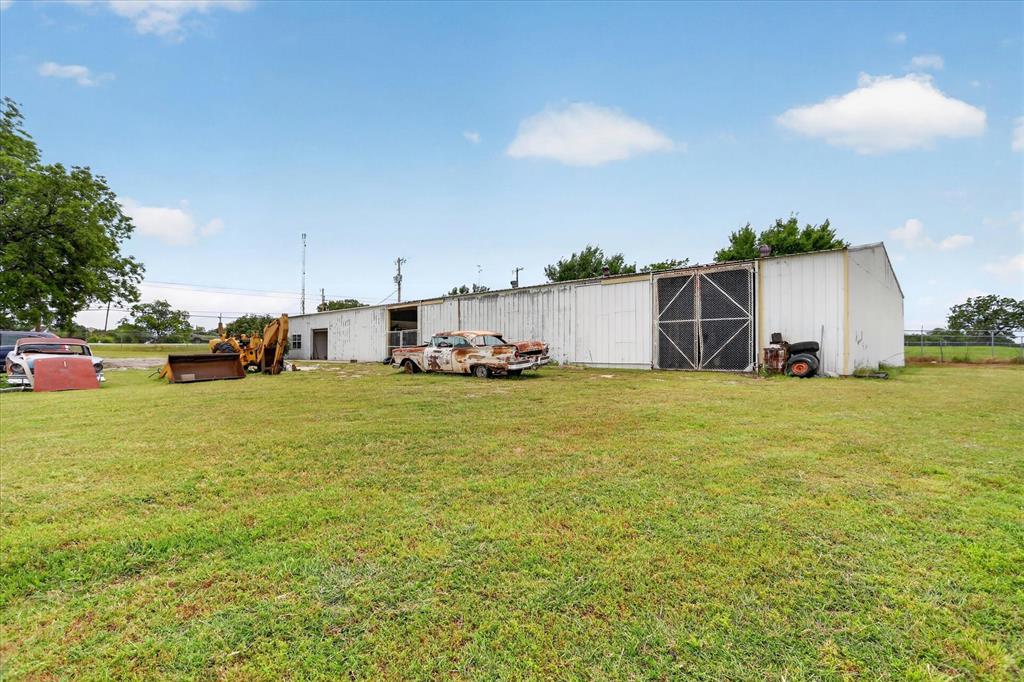 1092 West Highway 199 Springtown, TX 76082 - Photo 28 of 29