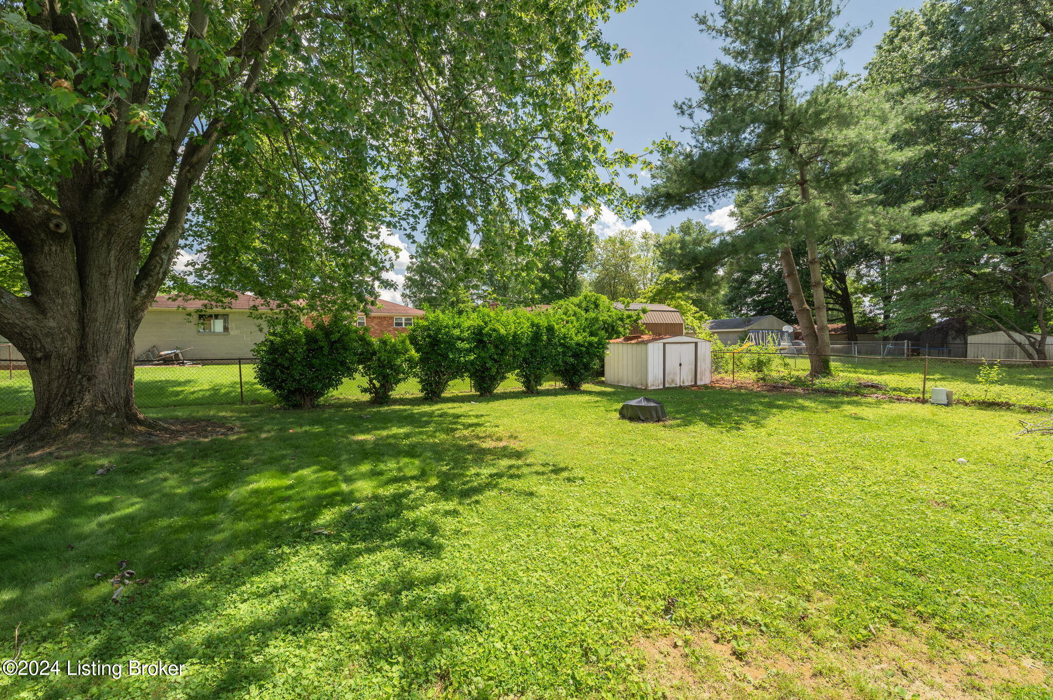 5402 Adkins Road Louisville, KY 40219 - Photo 27 of 32 The property is equipped with a shed for outdoor storage