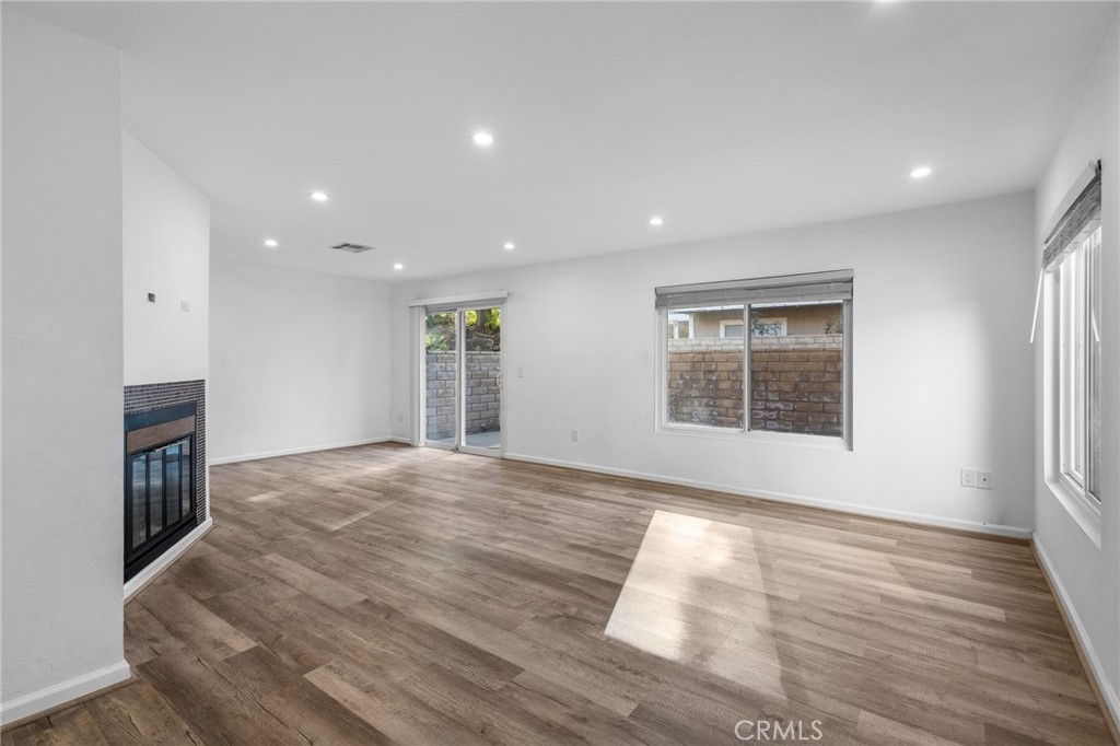 31315 The Old Road, Unit D Castaic, CA 91384 - Photo 2 of 33