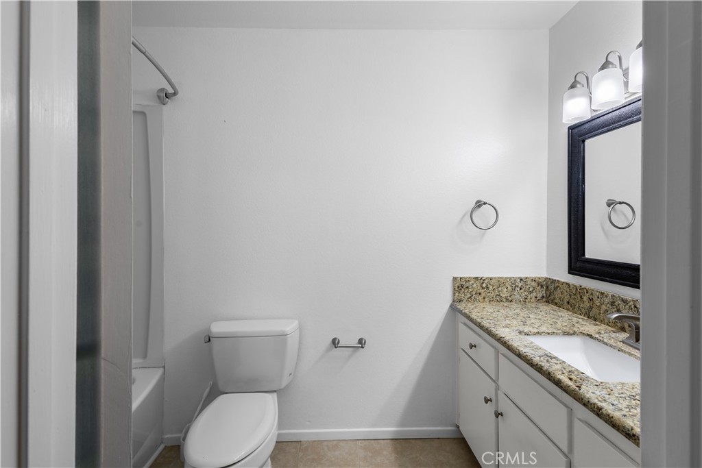 31315 The Old Road, Unit D Castaic, CA 91384 - Photo 24 of 33