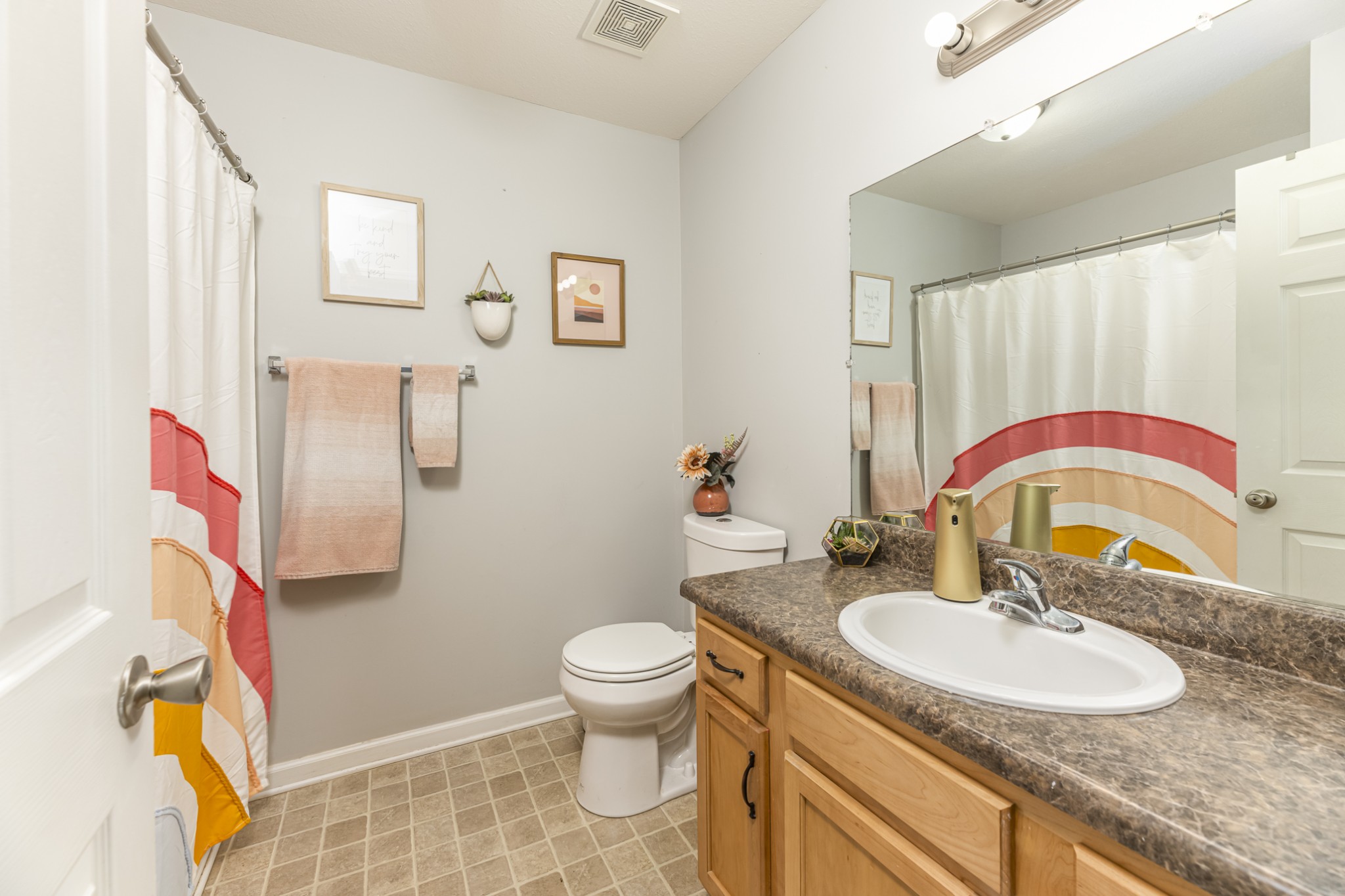 1885 Patton Road Clarksville, TN 37042 - Photo 13 of 34 Bathroom 2