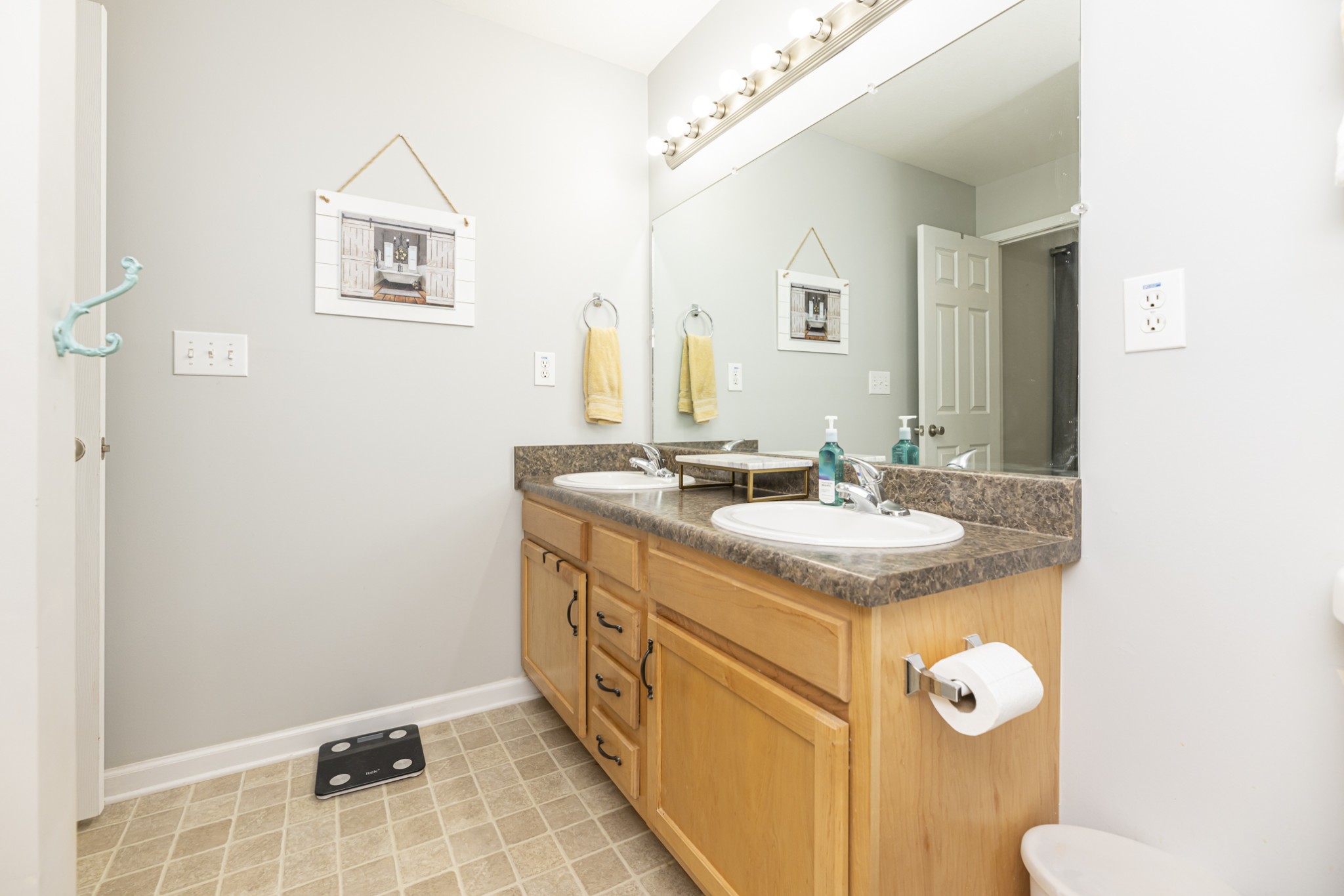 1885 Patton Road Clarksville, TN 37042 - Photo 20 of 34 Primary - double basin vanity