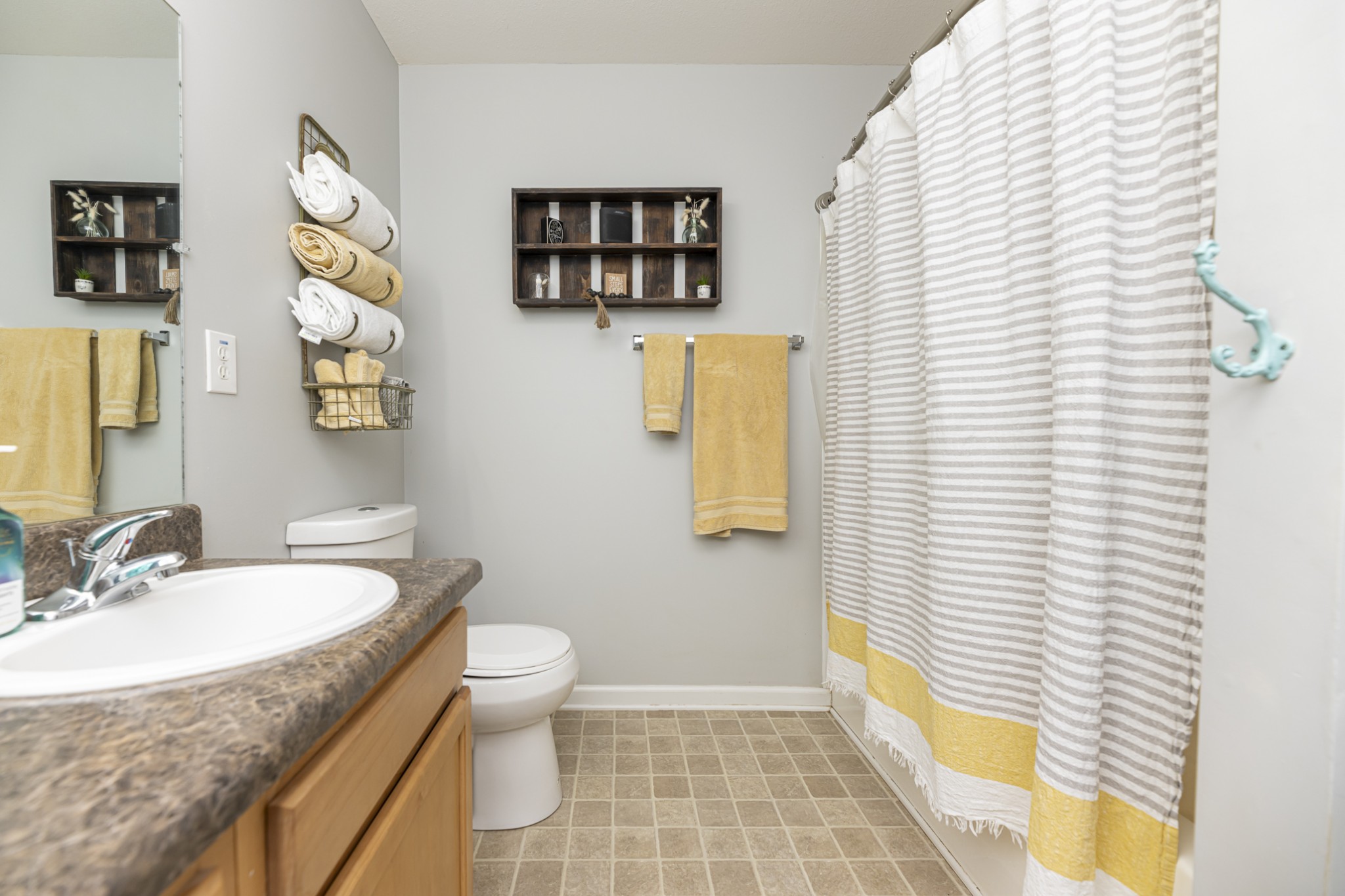 1885 Patton Road Clarksville, TN 37042 - Photo 21 of 34 Primary bath.