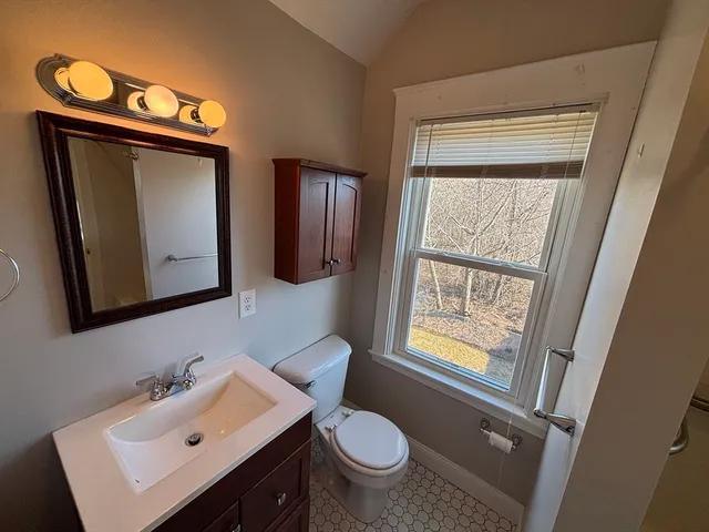 $1,500 | 112 Prospect Street, Unit 2, Somerset, MA 02726