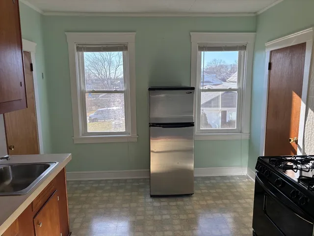 $1,500 | 112 Prospect Street, Unit 2, Somerset, MA 02726