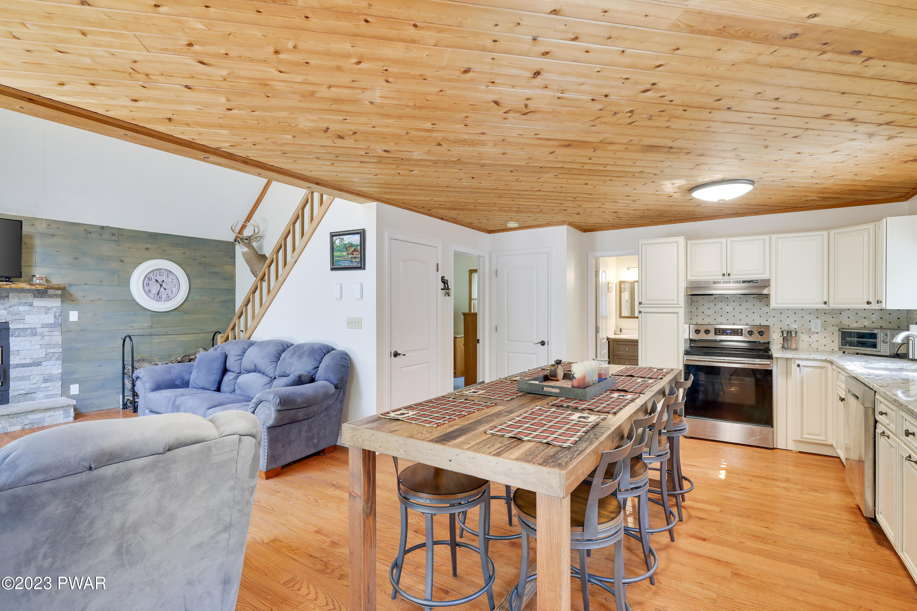 124 Maple Leaf Road Lackawaxen, PA 18435 - Photo 15 of 50 dining