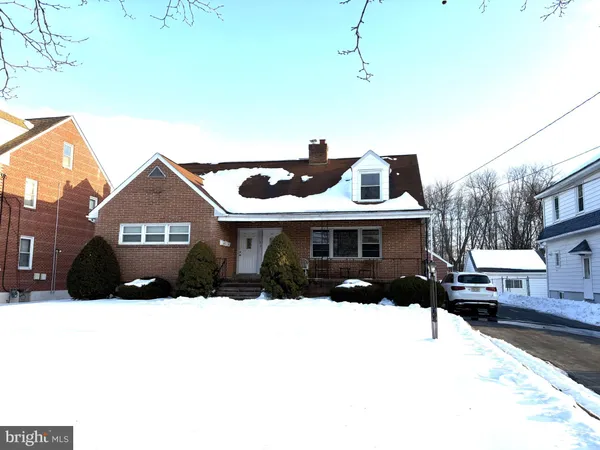 $2,100 | 1192 Parkway Avenue, Unit 2, Ewing, NJ 08628