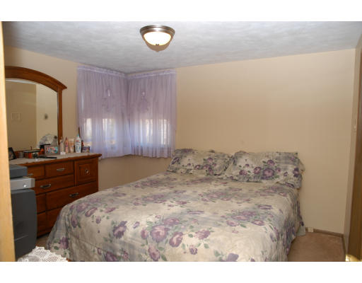 34 Peacedale Road Cumberland, RI 02864 - Photo 5 of 12