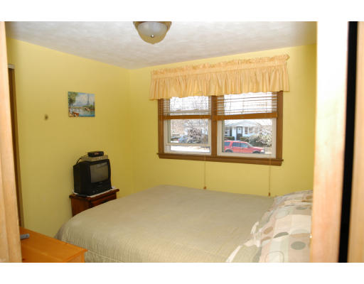 34 Peacedale Road Cumberland, RI 02864 - Photo 8 of 12