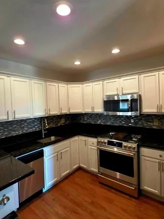 $2,100 | 44 Union Street, Unit 3, New Bedford, MA 02740