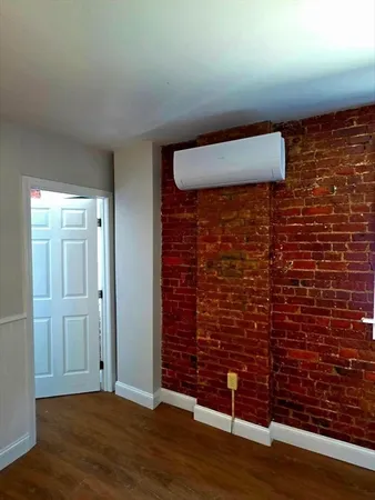 $2,100 | 44 Union Street, Unit 3, New Bedford, MA 02740