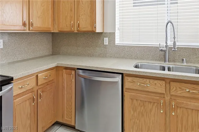 $2,500 | 3608 Connell Street, Las Vegas, NV 89129