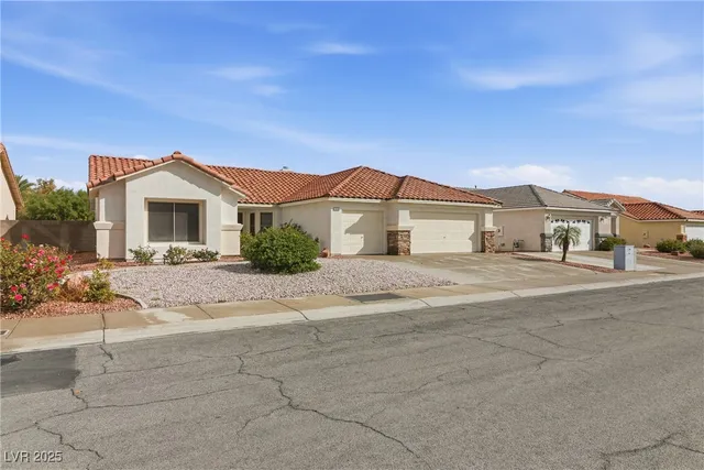$2,500 | 3608 Connell Street, Las Vegas, NV 89129