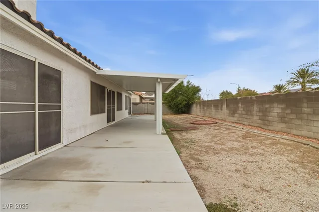 $2,500 | 3608 Connell Street, Las Vegas, NV 89129