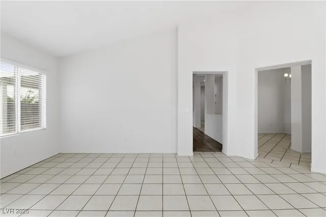 $2,500 | 3608 Connell Street, Las Vegas, NV 89129