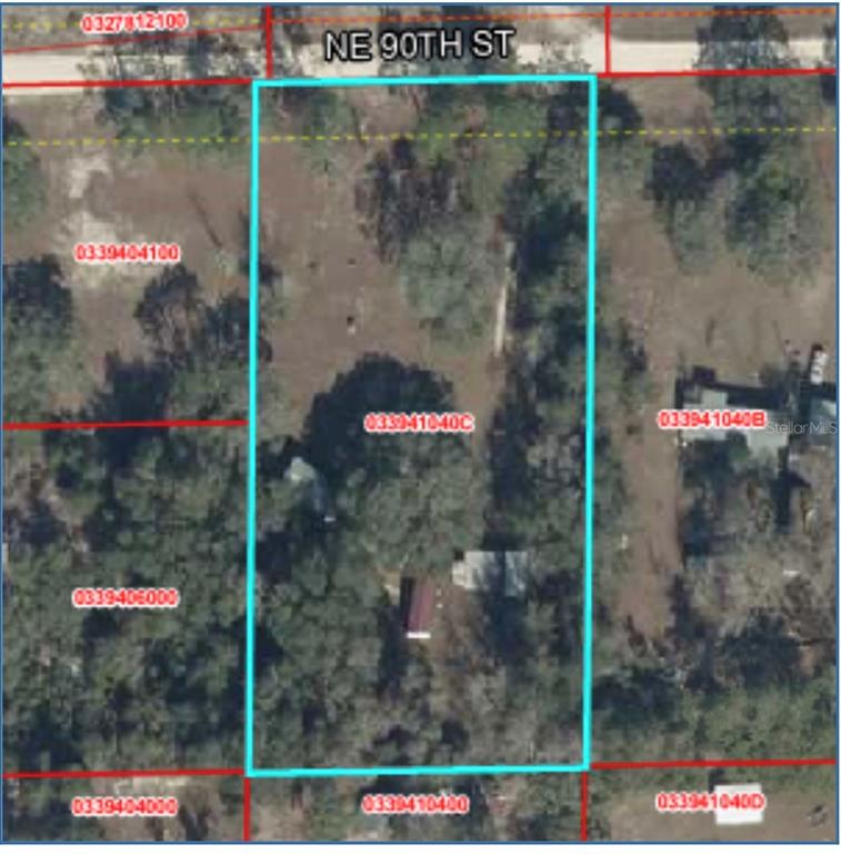 10330 Northeast 90th Street Bronson, FL 32621 - Photo 31 of 31 a bathroom with a shower