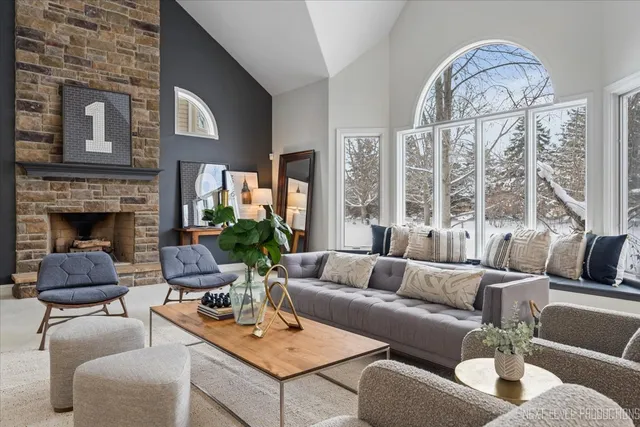 $889,900 | 2441 Bird Lane, Batavia, IL 60510