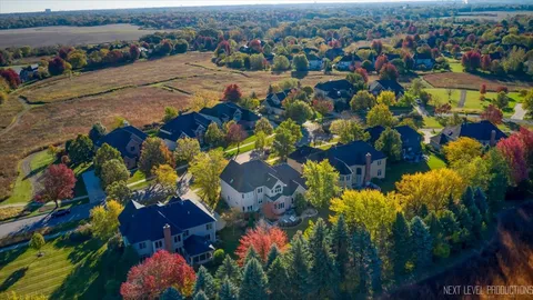 $889,900 | 2441 Bird Lane, Batavia, IL 60510