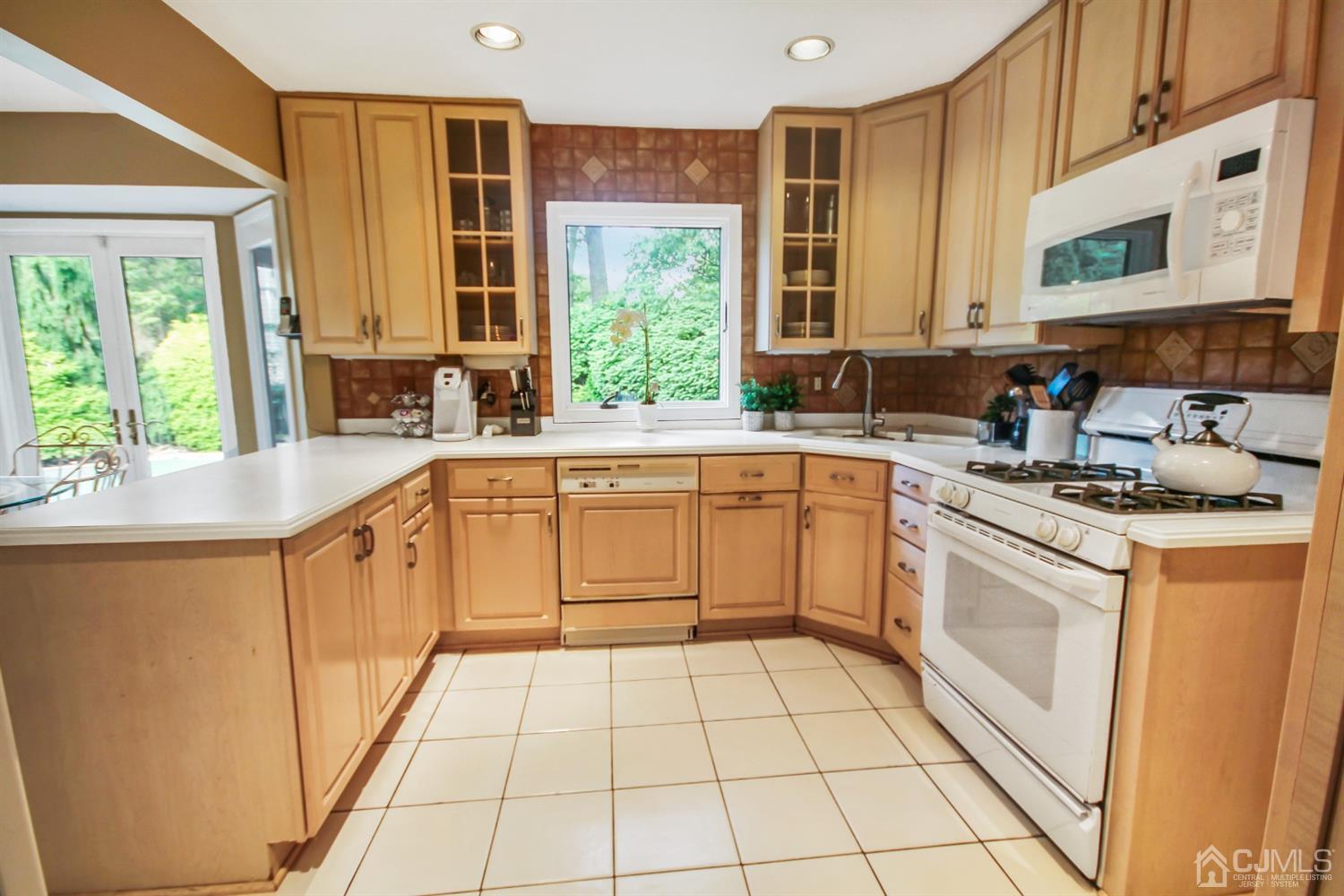 37 Boston Post Road East Brunswick, NJ 08816 - Photo 18 of 35 Gallery Image 18