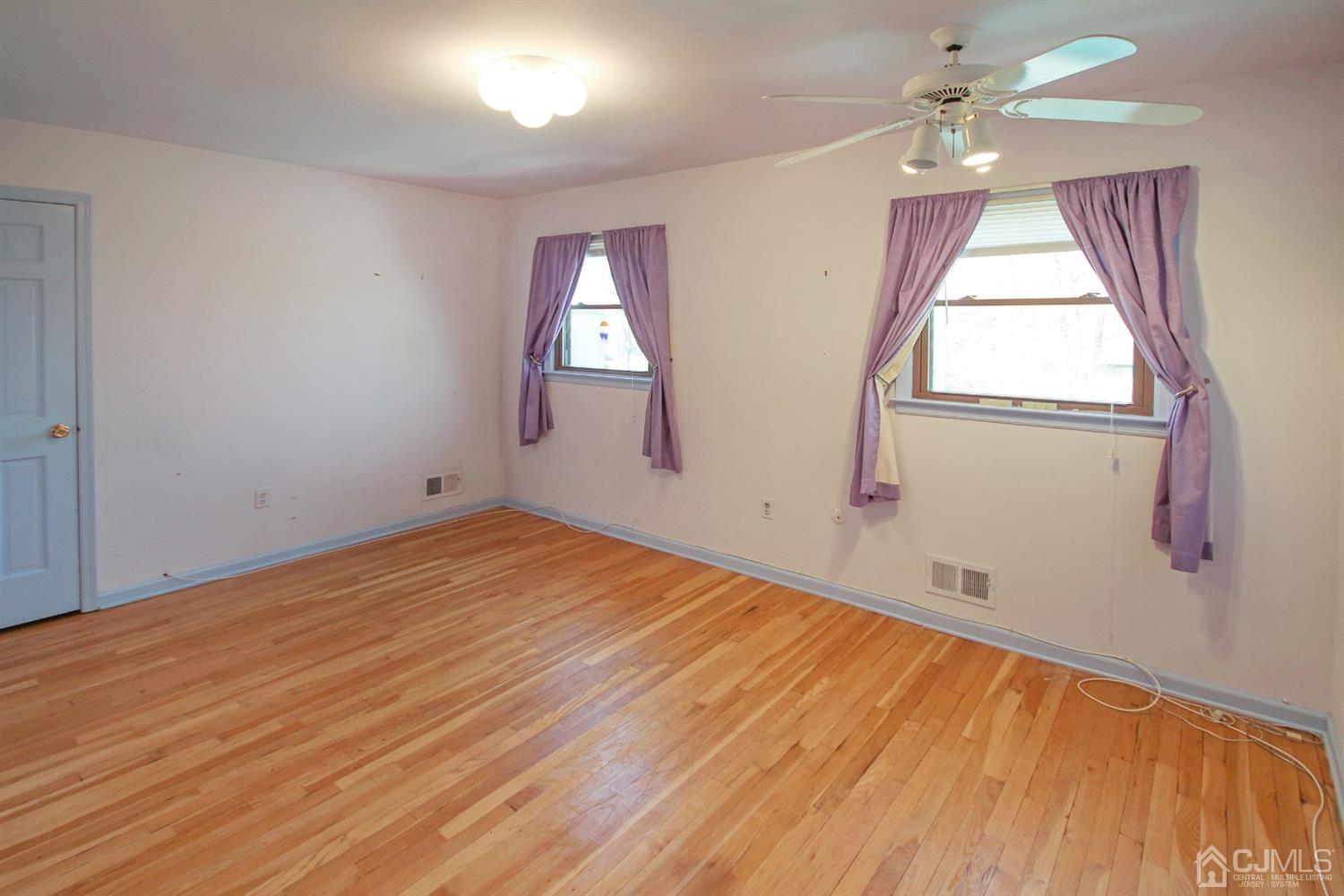 37 Boston Post Road East Brunswick, NJ 08816 - Photo 29 of 35 Bedroom 3