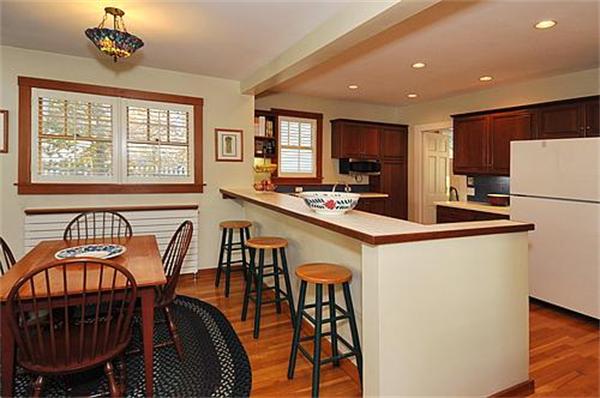 17 Llewellyn Road Newton, MA 02465 - Photo 6 of 15