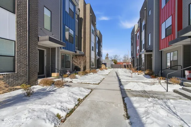 $2,350 | 1312 Colere Place, Indianapolis, IN 46203