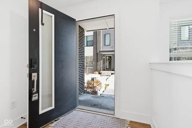 $2,350 | 1312 Colere Place, Indianapolis, IN 46203