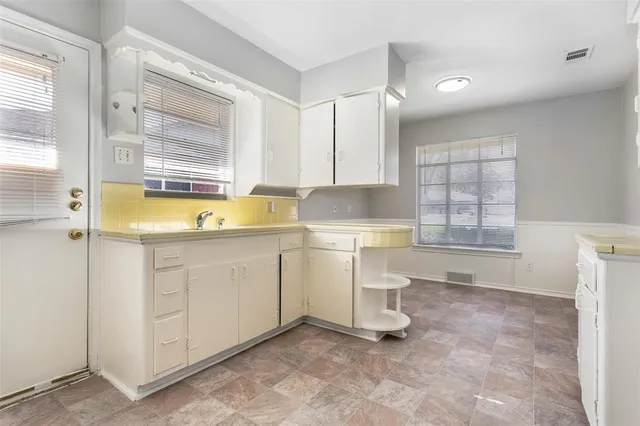 $1,800 | 6520 St Moritz Avenue, Dallas, TX 75214