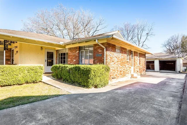 $1,800 | 6520 St Moritz Avenue, Dallas, TX 75214