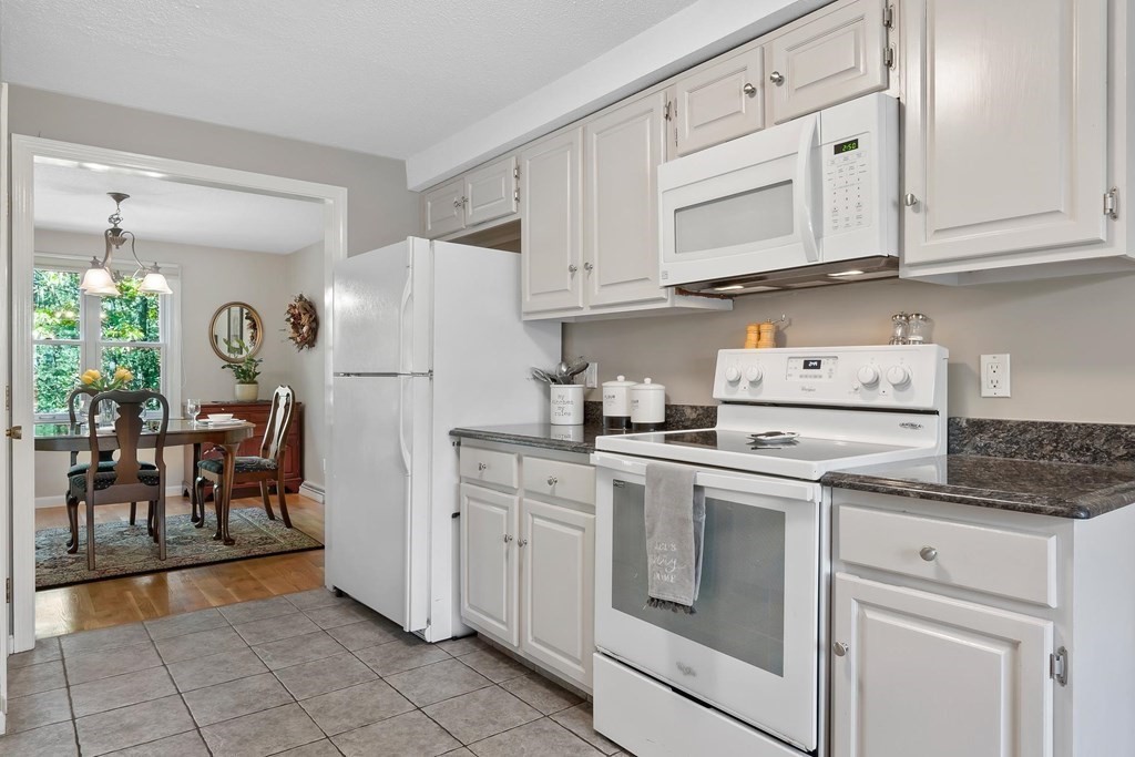172 Village Post Road, Unit 172 Danvers, MA 01923 - Photo 6 of 35 Gallery Image 6