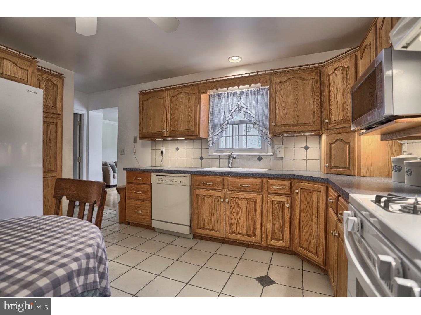 1609 Meadowlark Road Wyomissing, PA 19610 - Photo 4 of 22 Gallery Image 4