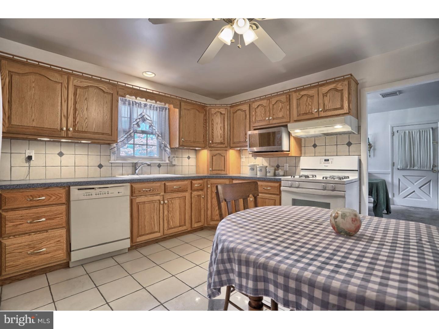 1609 Meadowlark Road Wyomissing, PA 19610 - Photo 6 of 22 Gallery Image 6