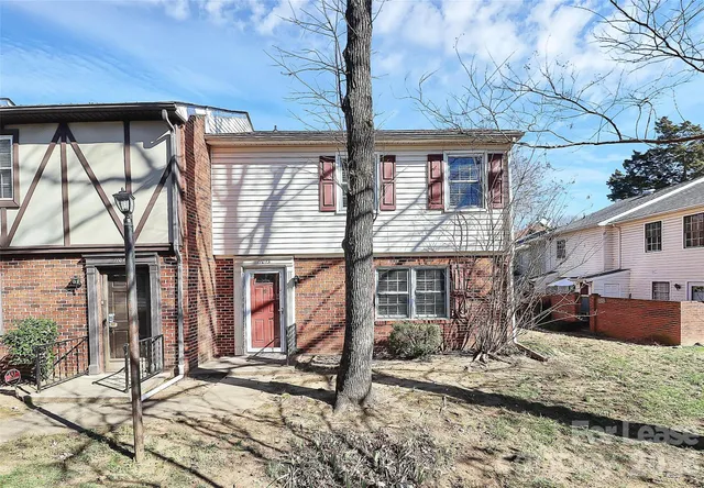 $1,900 | 11013 Park Road, Charlotte, NC 28226