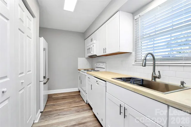 $1,900 | 11013 Park Road, Charlotte, NC 28226