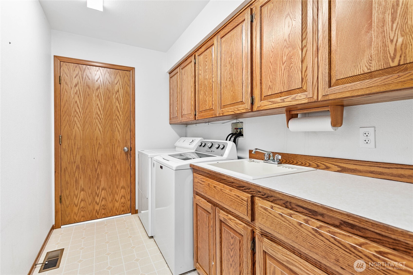 6891 Raspberry Dr. Everson, WA 98247 - Photo 14 of 35 Gallery Image 14