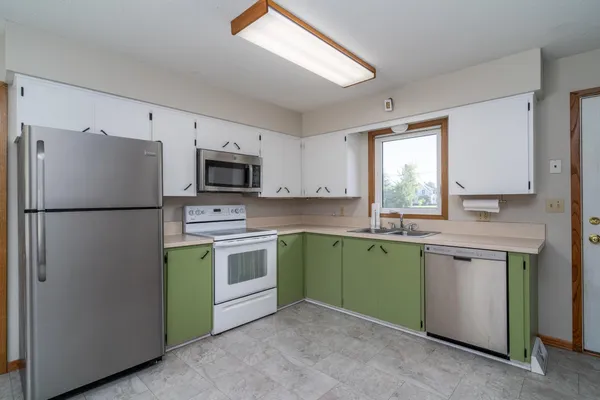 $244,500 | 305 Euclid Avenue, Crookston, MN 56716