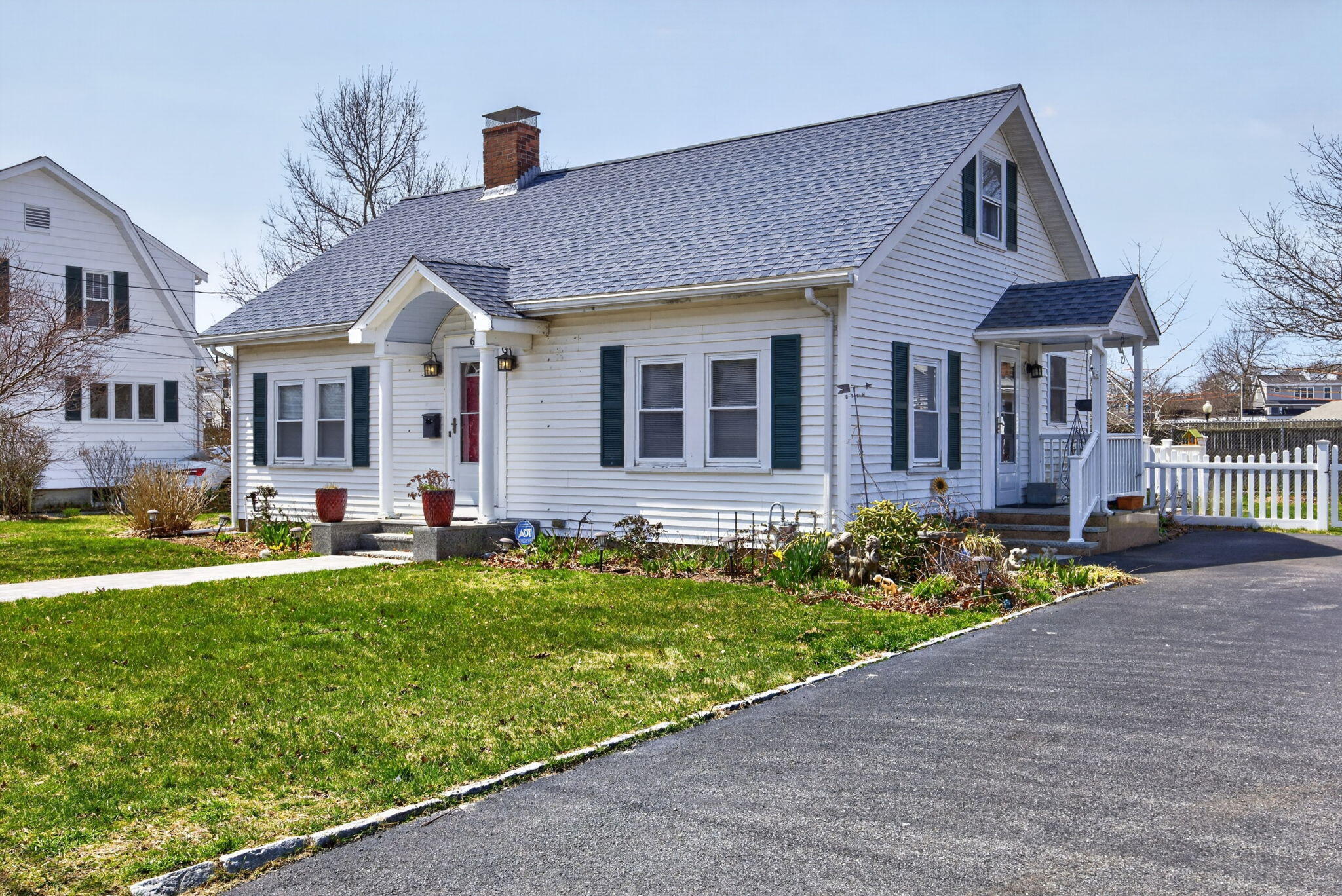 69 Spring Street Hyannis, MA 02601 - Photo 2 of 35 1-01-PF0A4735