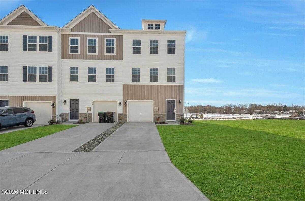 02-Photo-1 (grass replace)