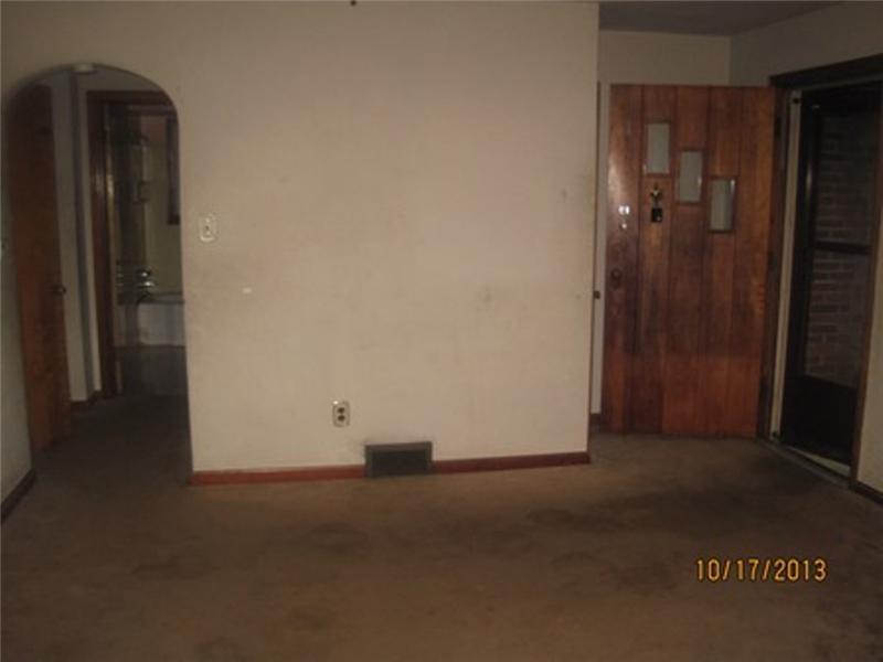 1316 Langeloth Road Burgettstown, PA 15021 - Photo 3 of 12 Living Room.