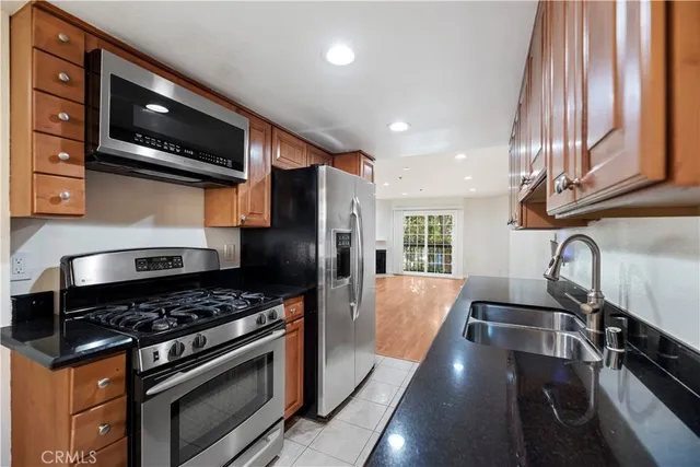 $575,000 | 147 West Acacia Avenue, Unit 104, Glendale, CA 91204