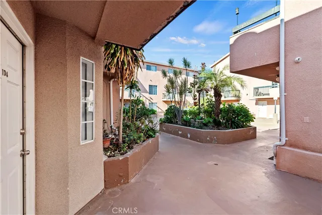 $575,000 | 147 West Acacia Avenue, Unit 104, Glendale, CA 91204