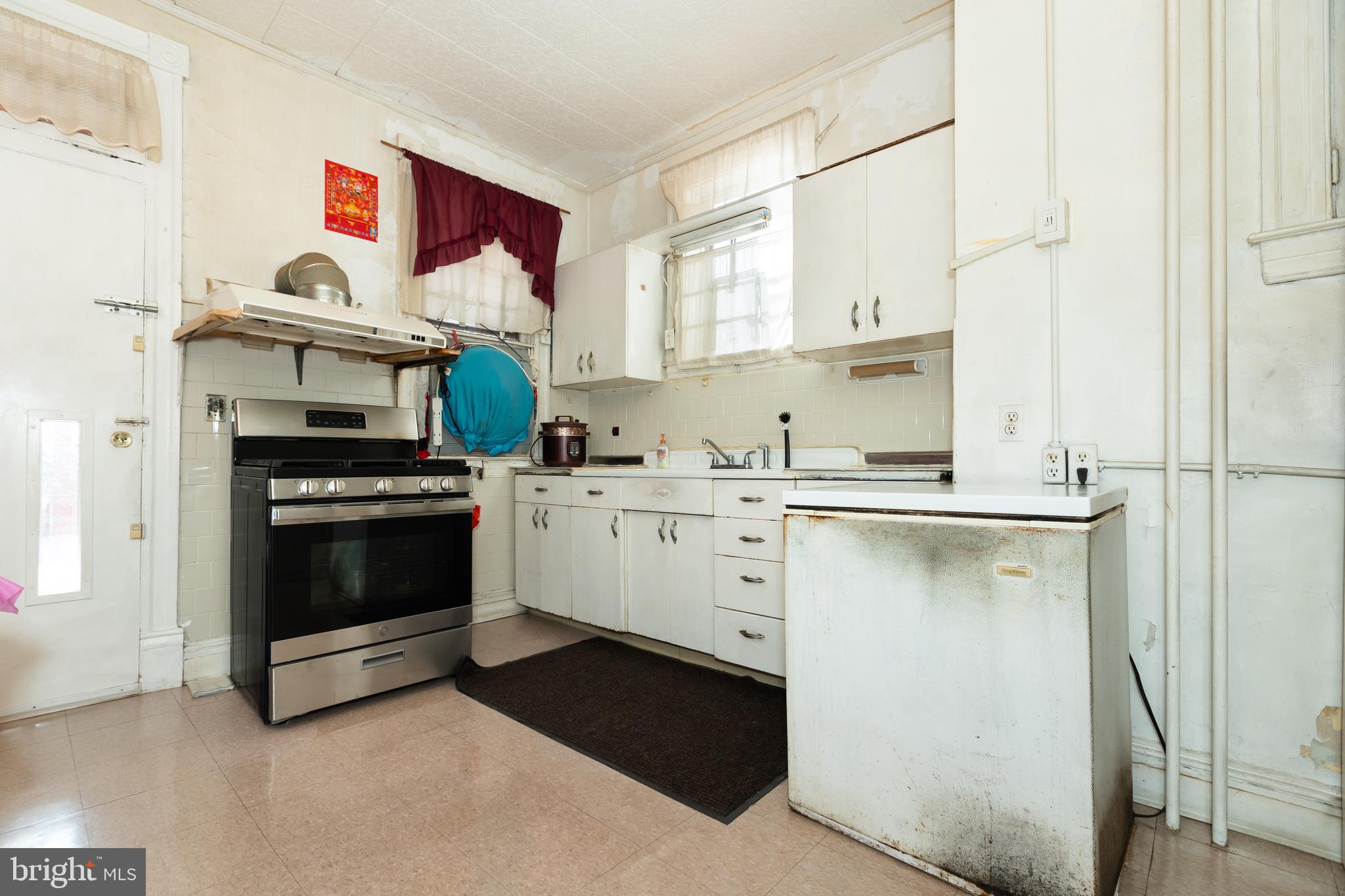 505 East 35th Street Baltimore, MD 21218 - Photo 13 of 45