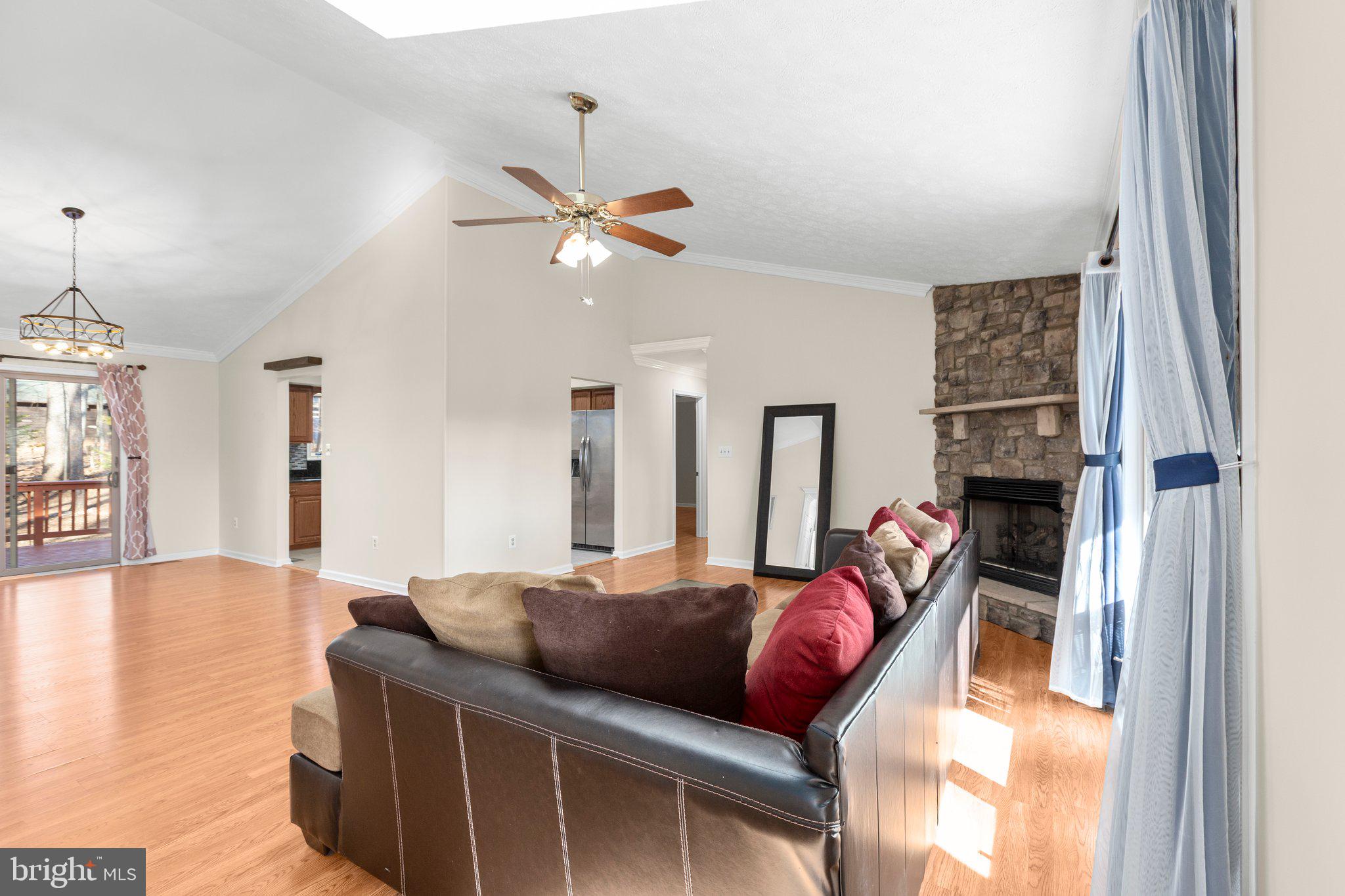 108 Greenspring Road Locust Grove, VA 22508 - Photo 7 of 41 Large living area with vaulted ceiling