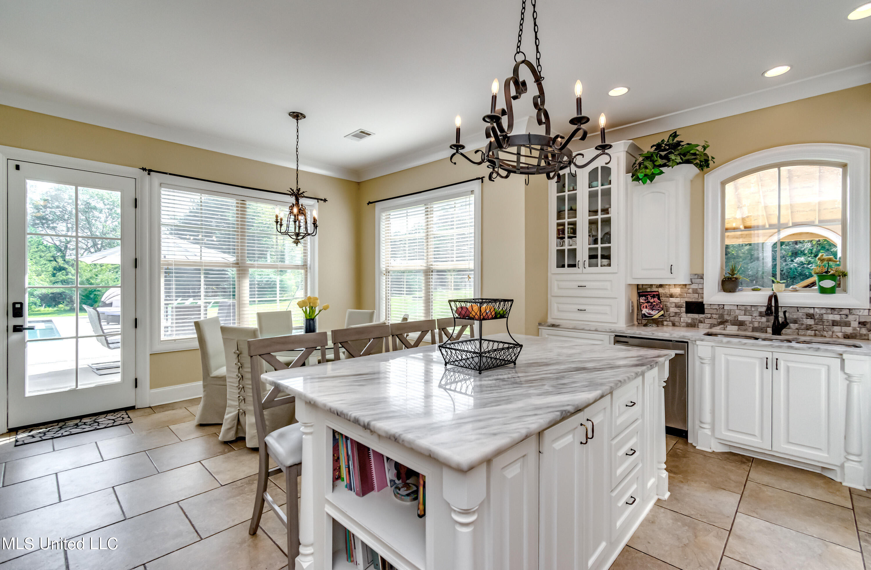 380 Catlett Road Madison, MS 39110 - Photo 23 of 106 380 Catlett Road-65