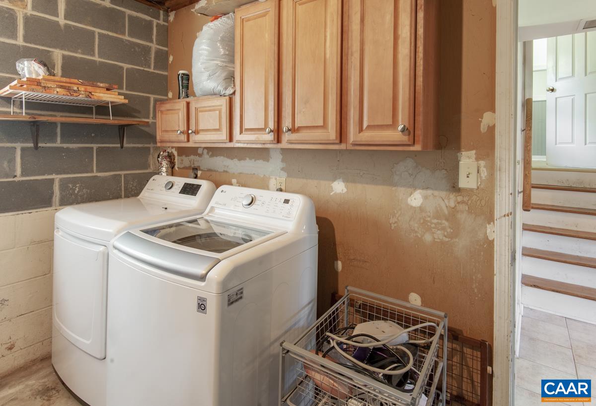 368 Minor Ridge Road Charlottesville, VA 22901 - Photo 24 of 29 a utility room with dryer and washer