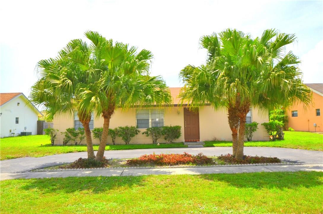9255 Southampton Place Boca Raton, FL 33434 - Photo 1 of 30 Front